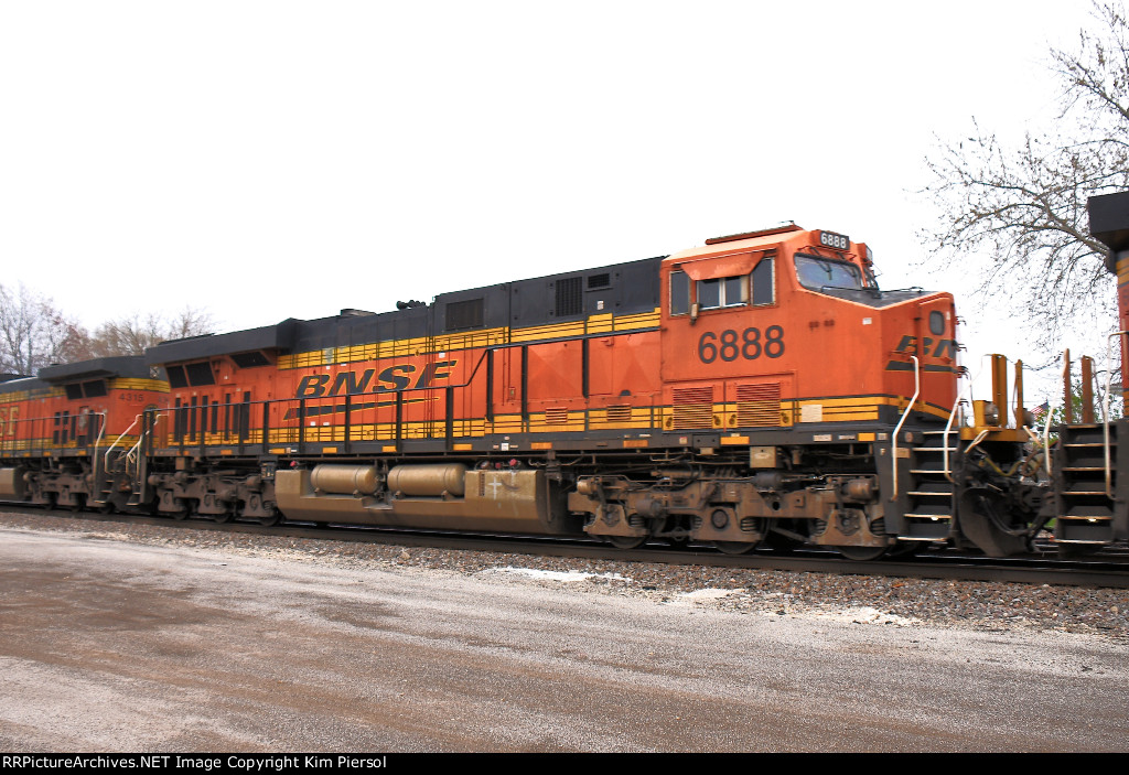 BNSF 6888